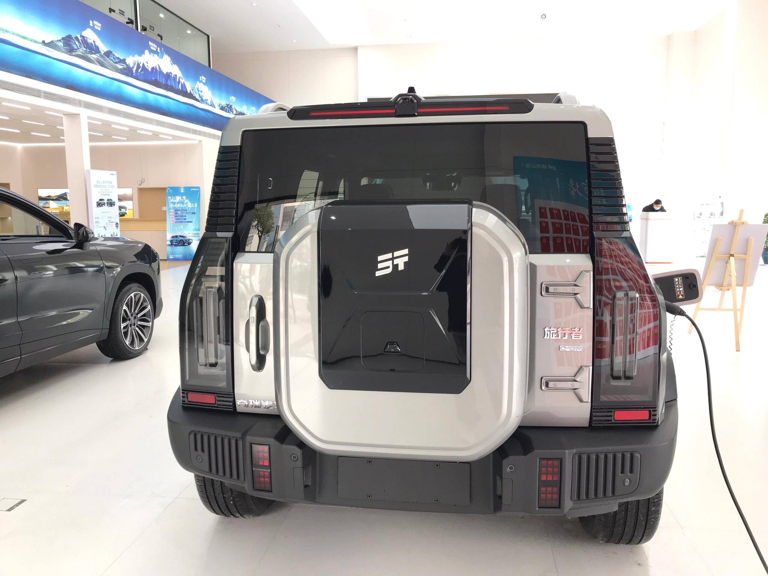 捷途山海t2实车到店,大过坦克300,配381马力 续航1300km