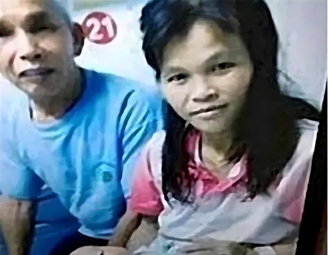 在事件曝光之后,梁二家顿时热闹了起来.