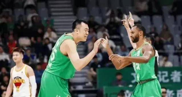 个主题——辽宁队打来打去,打个同心同德扬长避短就好,切不可骂来骂去