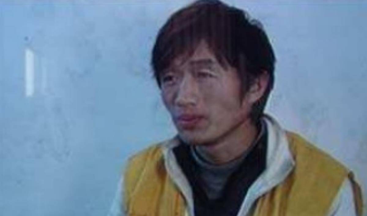 2001 年,河南一男子自制"智能木马",17名少年体验后离奇失踪_黄勇