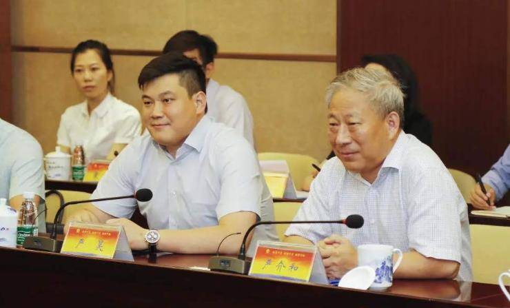 原创江苏首富严昊34岁身价1200亿直逼王健林结婚时美国总统捧场