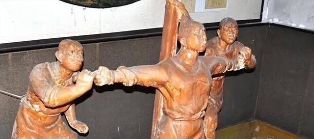 古代刑法有哪些死囚吃断头饭时为何要放一块腥臭的生肉