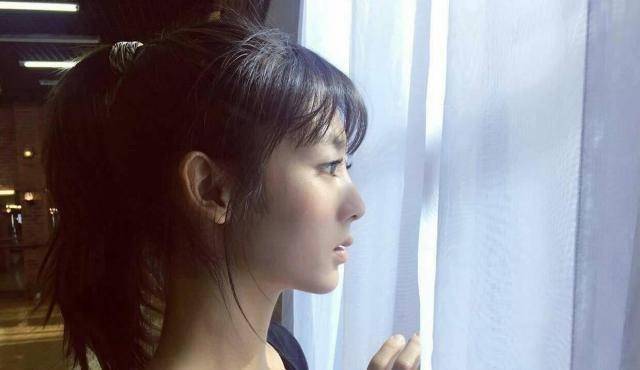 杀青,于朦胧化身病娇美男,女主是她十分吸睛_剧中_邢菲_古装