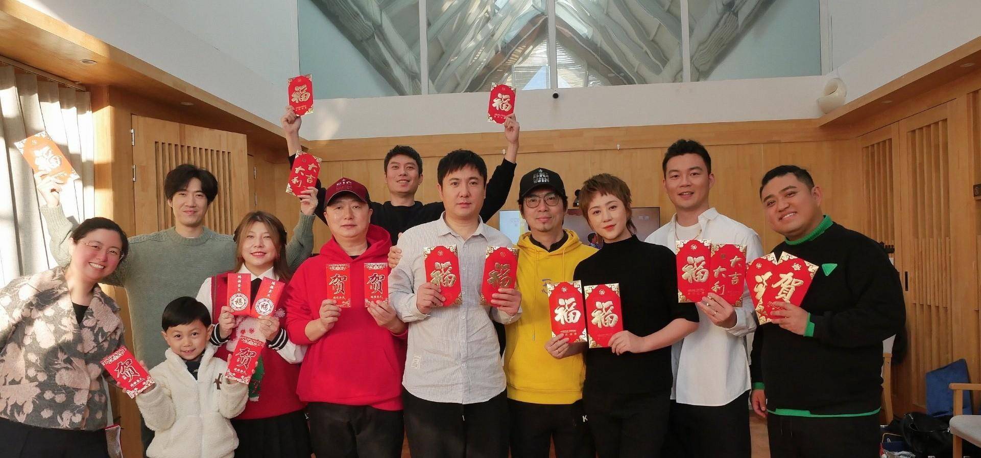 原创靠遗照火了一把沈腾的御用配角王成思演的秀念不简单