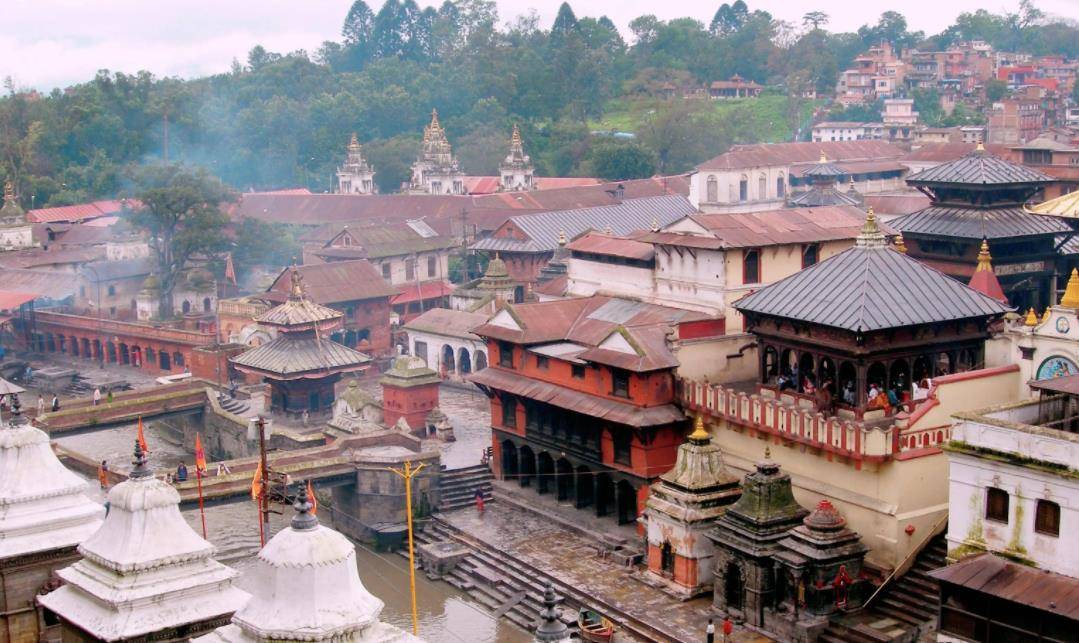 最重要的是尼泊尔能够摆脱以往依靠印度而发展的单一局面,修建这条