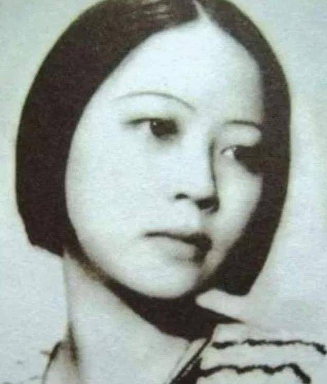 张茂渊的母亲是李鸿章的女儿李菊耦,1888年,张佩纶戍边期满返回天津