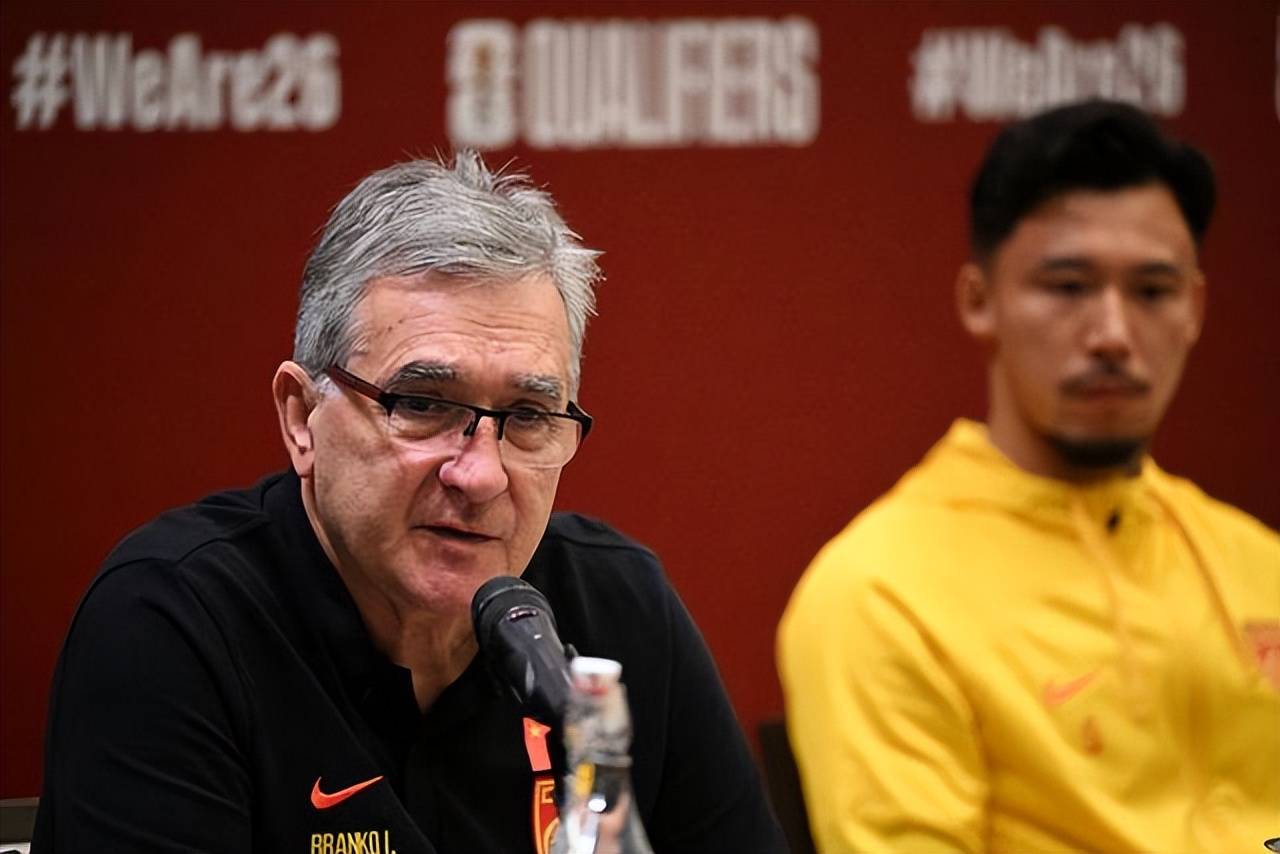 原创相比上海申花的前俄罗斯教练伊万还是嫩点虽然他已经70岁了