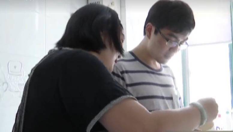 这一切的一切邹翃燕都扛过来了,丁丁也如邹翃燕期待地一般,好好长大了