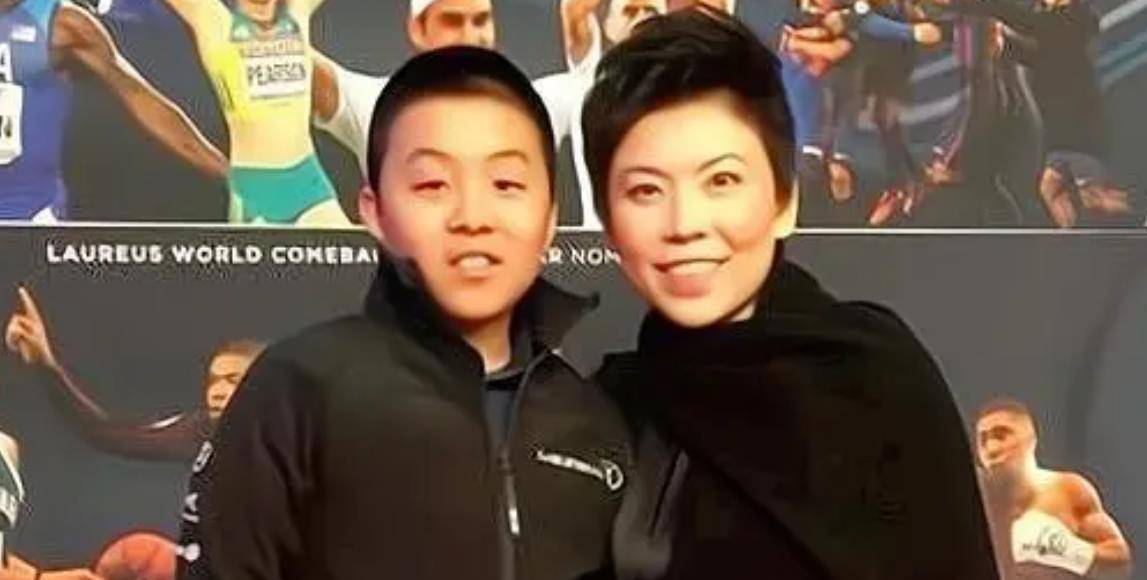 原创邓亚萍儿子在法国出生国籍遭质疑后晒出护照作为中国人而自豪