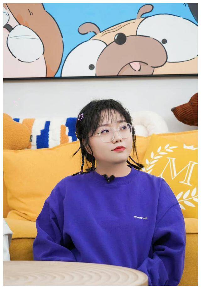 李雪琴不只是北大才女一张照片揭穿她真实实力