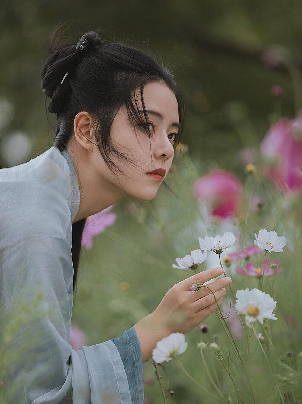 她对他百般好万般情,他却时而爱时而恨_姚萱_马车_叶沁