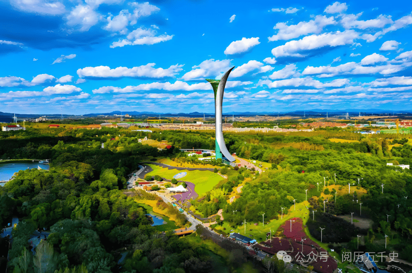 景区内有秀美的山水风光和丰富的娱乐项目.