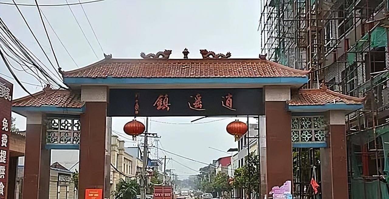 但姐弟因房产起了纷争,那王家姐妹口中的母亲被赶出家门又是怎么回事