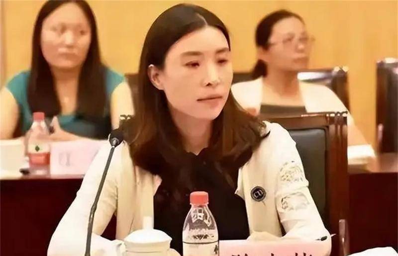 人25岁车祸去世,妻子改嫁给司机,套现146亿离场_聂腾飞_陈小英_报关单