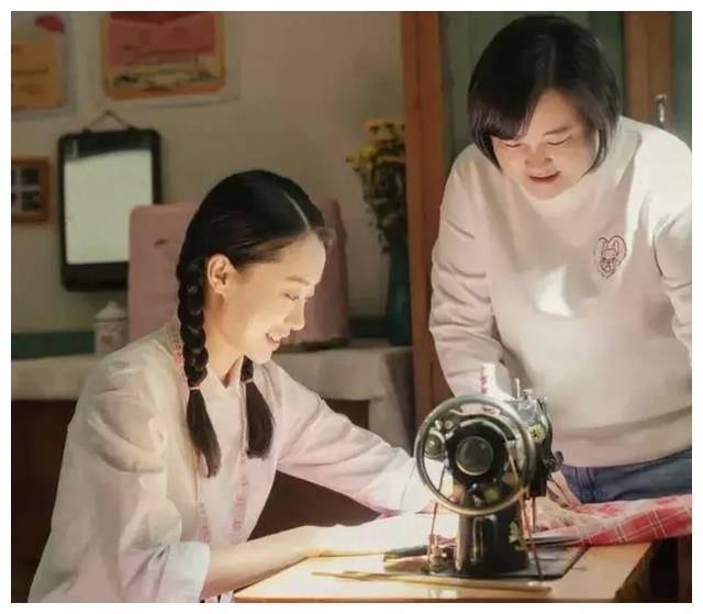 中国电影你好李焕英美国版笑果全球风靡贾玲领衔监制