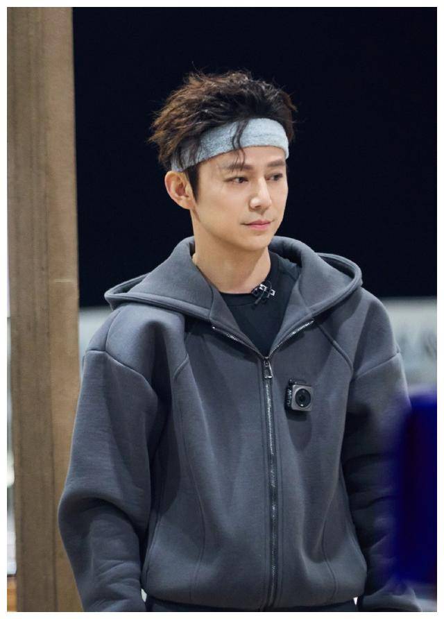 何炅尝遍美味揭秘年轻秘诀大叔奇妙变身