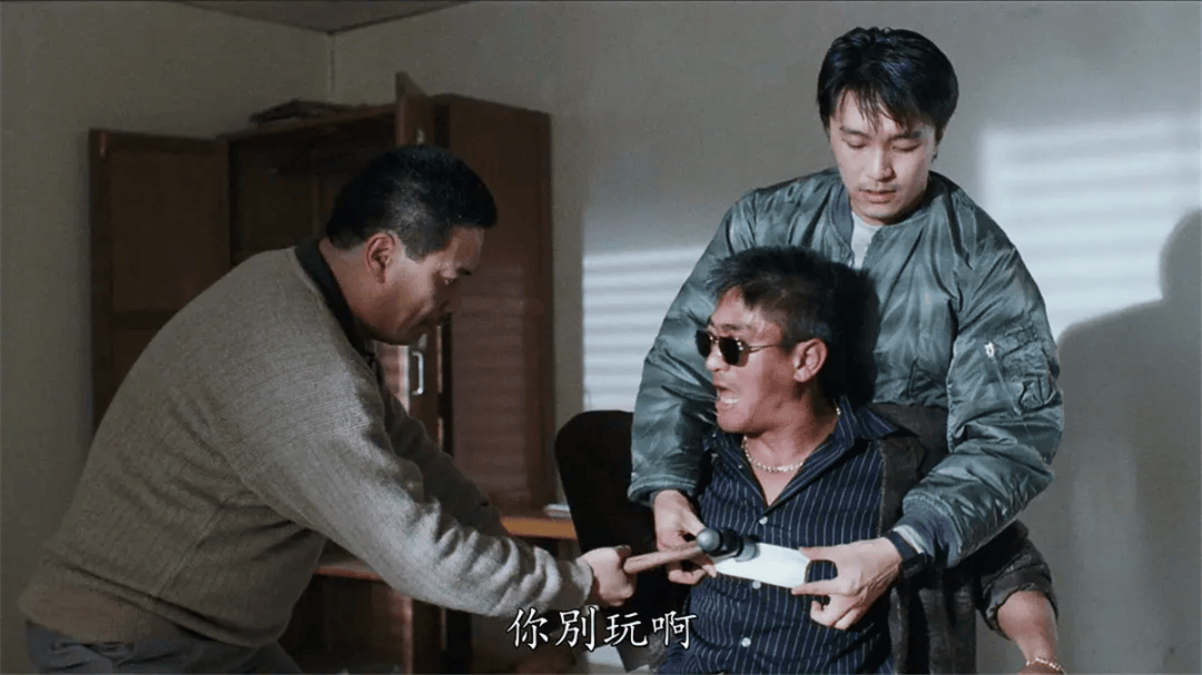 演员方面,和周润发合作过《赌神2》,与李连杰搭档出演《给爸爸的信》