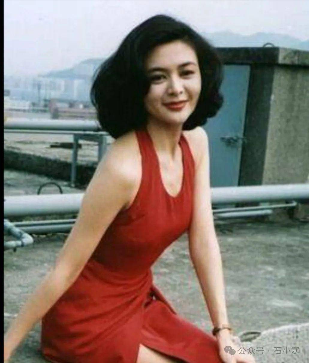 她曾是香港"第一美女",为防老不晒太阳不生子,今 61 岁像少女_关之琳