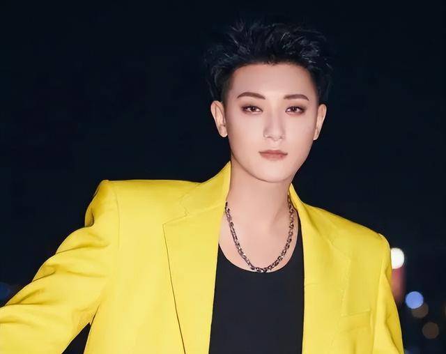 原创跟徐艺洋吃饭被拍监控画面流出恋情曝光30岁黄子韬回应了