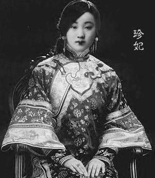 身为当年慈禧太后贴身宫女的何荣儿的口述历史《宫女谈往录》