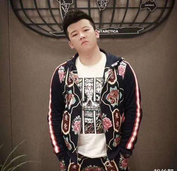 原创快手木森被女粉丝道德绑架因家里没钱盖房希望主播资助6万块