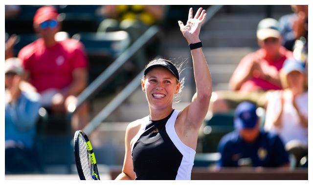 而获得外卡参赛的前世界第一沃兹尼亚奇在首轮比赛中以6-1,6-4战胜