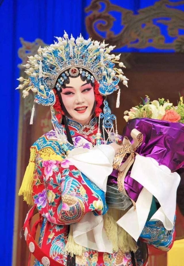 著名的京剧大师谭富英在天津演出,结果演出《四郎探母》"叫小番"唱不