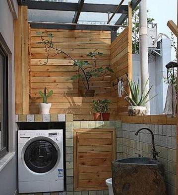 喜欢亲近大自然的业主会考虑将小户型的阳台设计成一个迷你植物园.