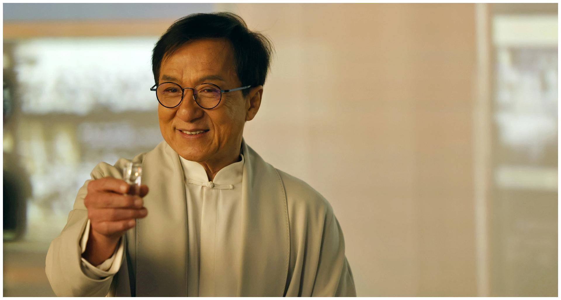 成龙的退休生活到底有多爽各种豪车随便开名下还有不少的存款