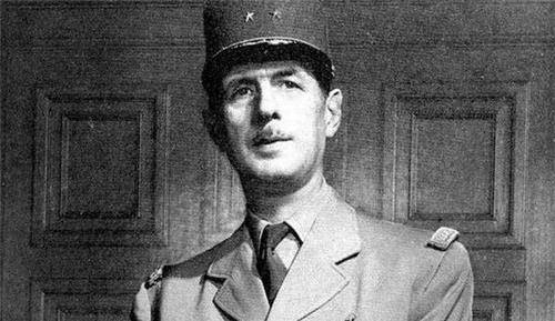 戴高乐于1890年出生在一个知识分子家庭,他的父亲亨利·戴高尔是一位