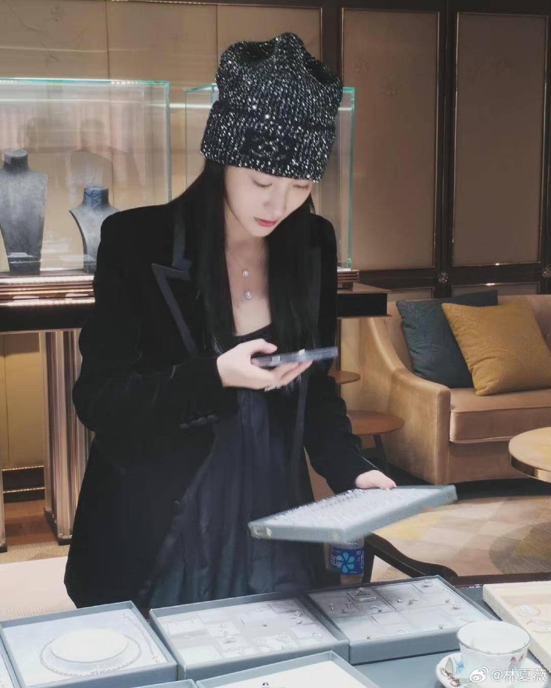 原创tvb视后林夏薇高调分享喜讯与大十多岁富贵老公结婚近十年未育