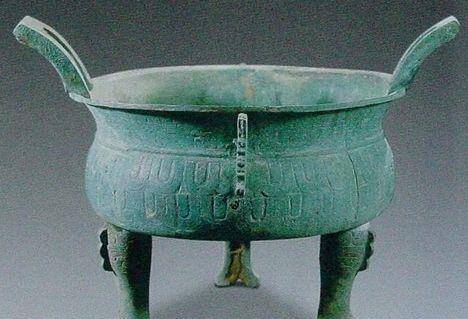 原创盗墓贼留下的青铜器上面刻着四字铭文让历史鲜活起来