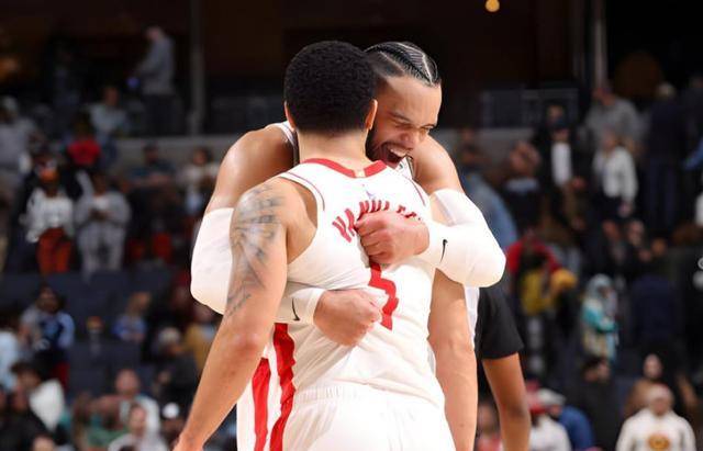 硬汉狄龙助火箭击败公牛队展现团队精神