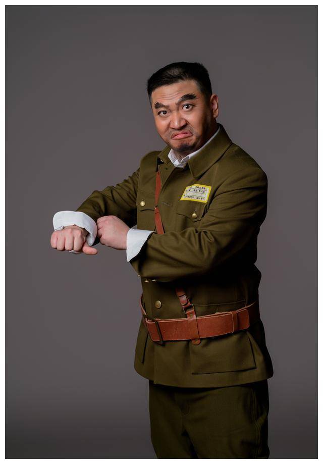 84岁导演戴口罩上场,90后,00后共点燃热情,燃爆"芦荡火种"_洪豆豆