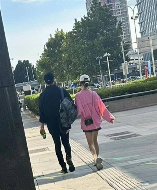 原创跟徐艺洋吃饭被拍监控画面流出恋情曝光30岁黄子韬回应了