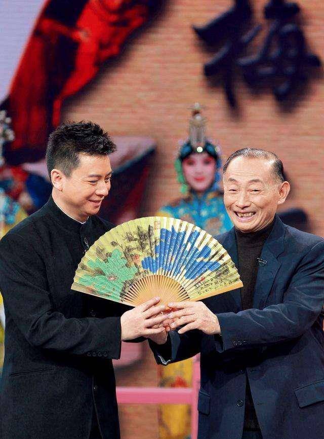 原创京剧演员胡文阁气力不足尖团字不分梅葆玖真选错传人看走眼了