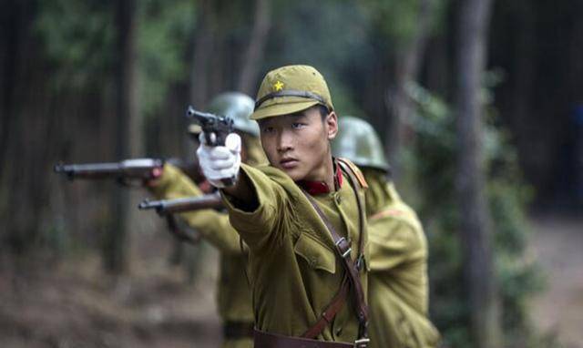 原创九旬拾荒老人血汗钱被盗独自报案亮明身份引起领导特别重视