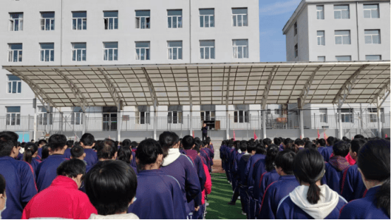 五台县龙泉学校举行消防安全应急疏散演练活动