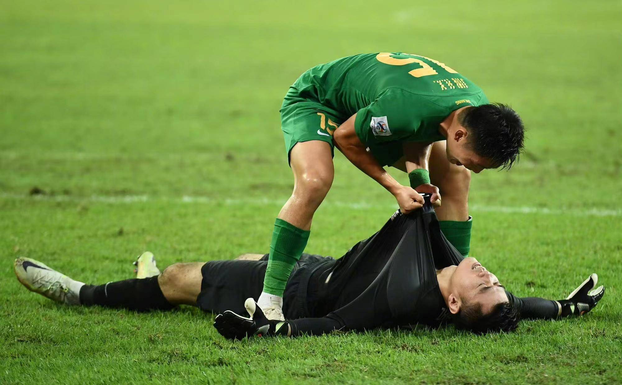 1-2!莱昂纳多进球!3外援浙江遭保级队绝杀,前鲁能球星