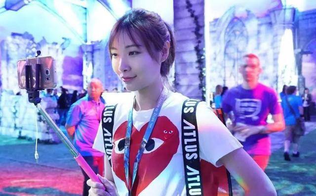 她高考702分被写入史册,清华毕业后又保送北大,如今却是名主播_石悦