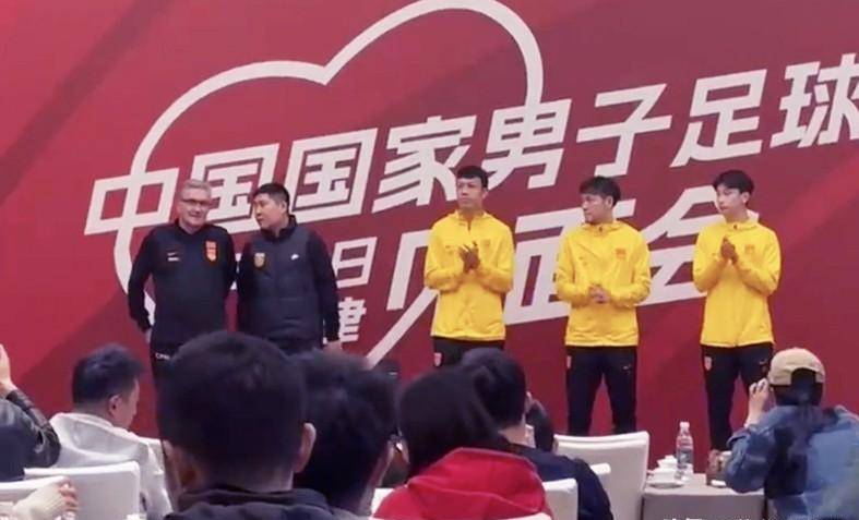 巴顿有望出战!泰山三虎站稳主力 高准翼攻强守弱 蒋光太准备补位吧_国