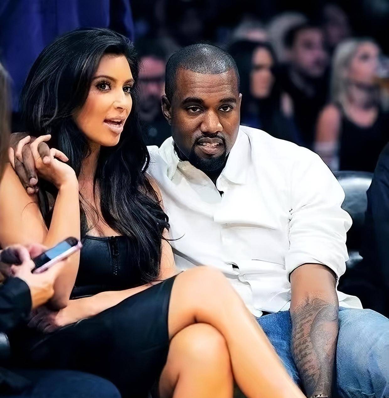 保罗跟卡戴珊在一起了?效仿詹姆斯开播客,他们真的有一腿儿?