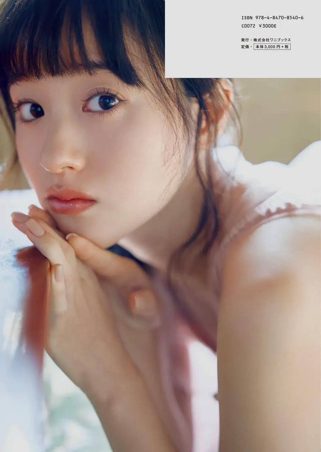 原创武藤彩未歌手出道十年首次挑战写真集