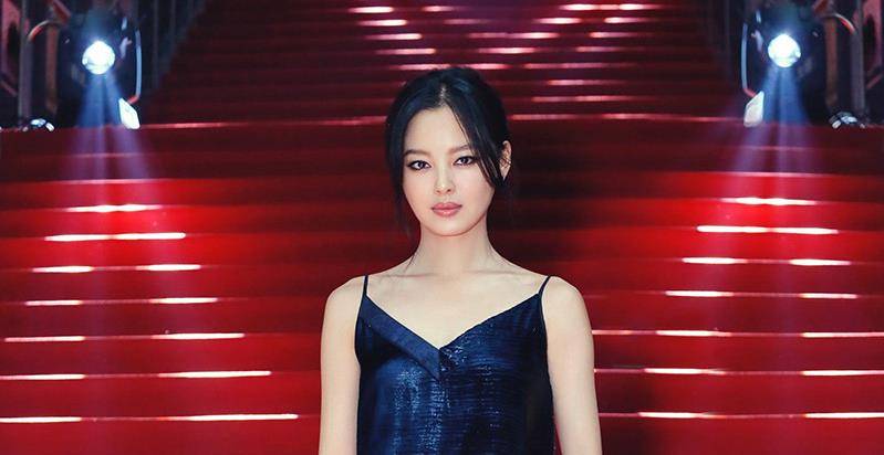 一生富贵少是非",天生"厚嘴唇"却时尚万种_姚晨_余男_舒淇