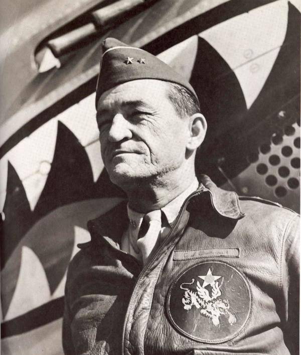 原创飞虎将军陈纳德娶了小32岁中国女孩死后葬入美国等级最高墓地