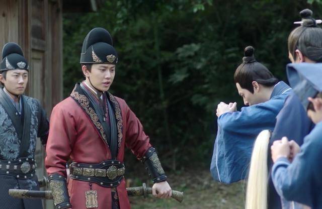 网友:群演都要追《锦衣之下》今夏超话之四十二,为了你,我甘愿使出