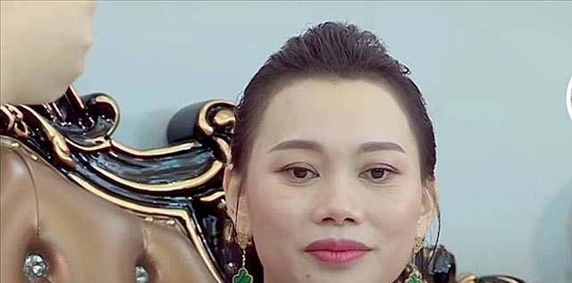 广东打工妹嫁给北大高材生,13年连生7娃交百万,后创业当老板_张荣荣