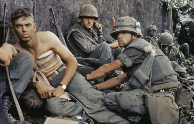 上个世纪,美苏之间爆发冷战后,两国为了争夺世界霸主地位,采取军备