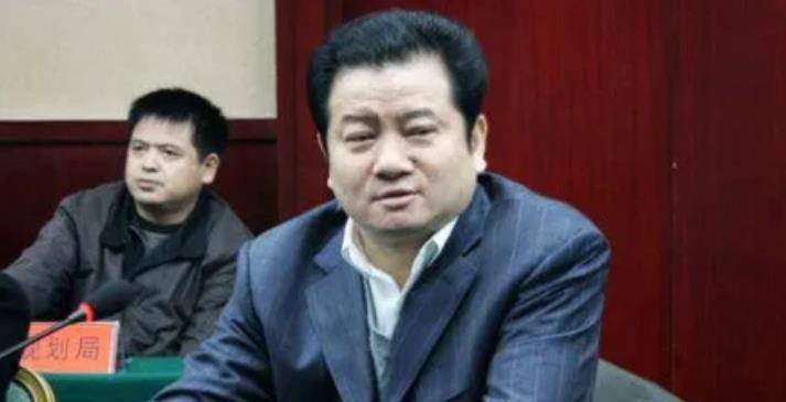 原创湖南文三爷覆灭记一张银行卡流水六七十亿2000万买通协警逃狱