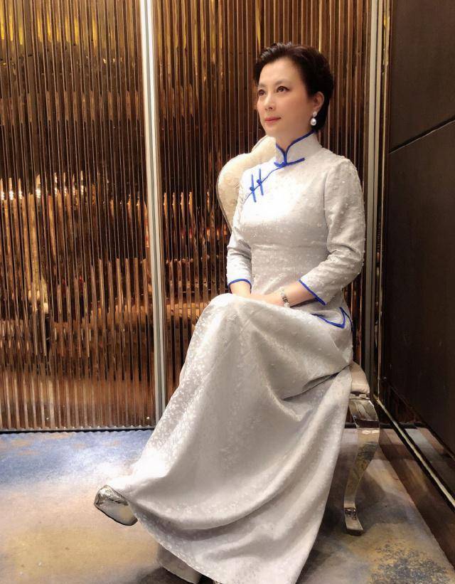 "甜歌皇后"李玲玉:因《天竺少女》爆红,今57岁仍时尚犹存_电视_玉兔